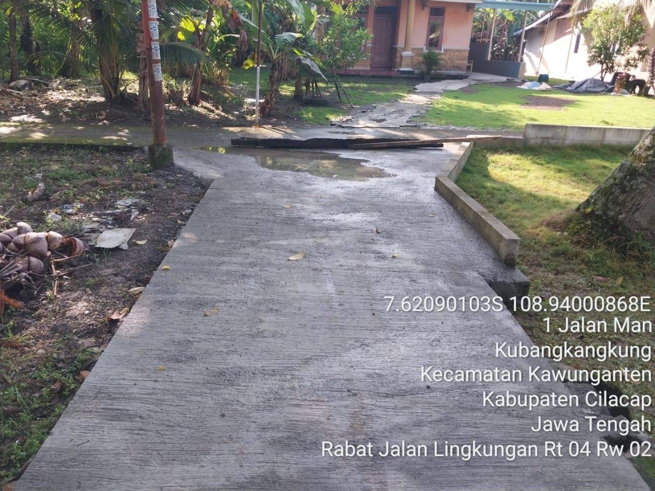 Pembangunan Rabat Beton Jalan RT 4 RW 2 100%